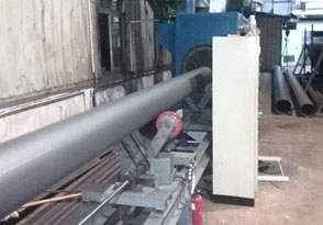 广州市群力五金管道自动抛丸机作业现场